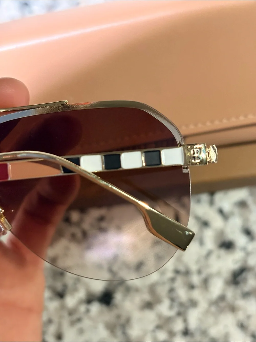 Burberry stylish aviator